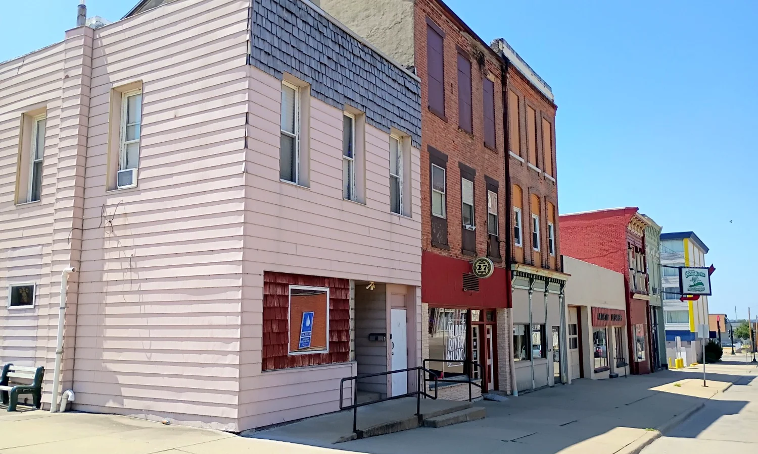 Muddy River Music and Studio A at 4th and Blondeau Streets in downtown Keokuk